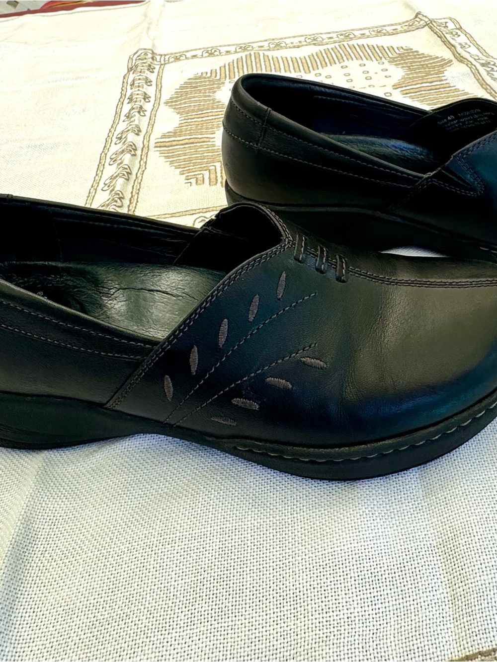 Dansko Black Leather Slip-On clogs never worn - Picture 3 of 7